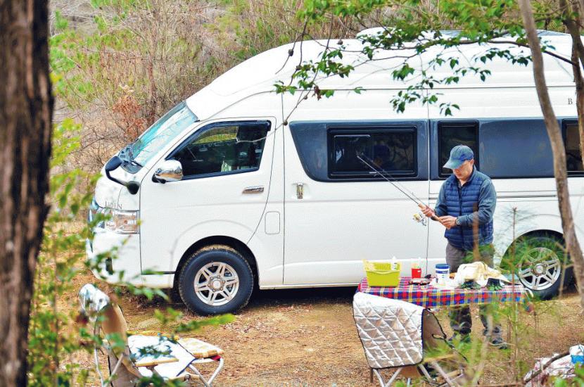 After I purchased the camper van I dreamt about, traveling with my wife and my pet dog and fishing all became many times more appealing:写真